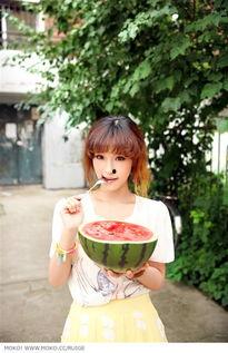 越南女孩吃瓜,女孩们的夏日吃瓜时光