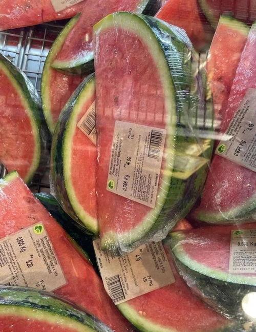 外国到中国吃瓜,外国游客的中国“吃瓜”体验