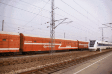 在高铁吃瓜,共享旅途中的美味与闲情