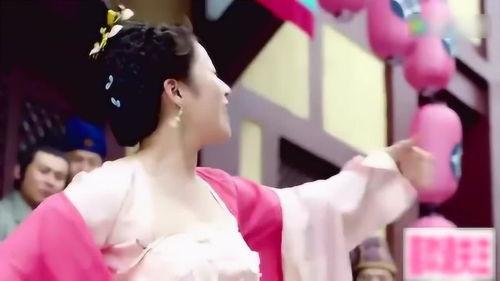 女孩穿越自带吃瓜系统,女孩解锁自带吃瓜系统，笑看古代风云