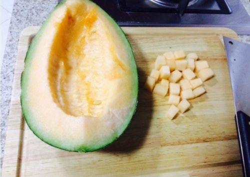 大白小羊吃哈密瓜